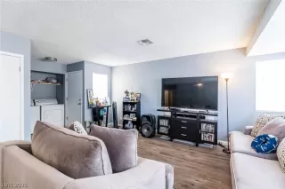 Photo #5: 2300723 Listing 