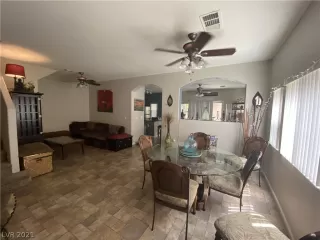 Photo #4: 2300744 Listing