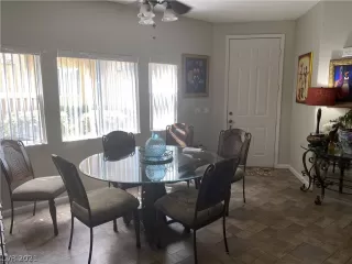 Photo #6: 2300744 Listing