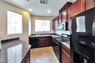 Photo #6: 2300749 Listing