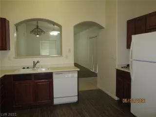 Photo #3: 2301807 Listing 