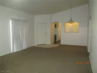 Photo #6: 2301807 Listing 