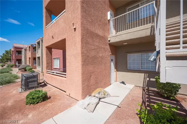 MLS: 2301816 Condo For Sale