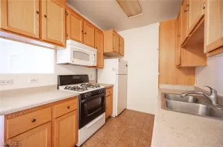 Photo #4: 2301816 Listing 