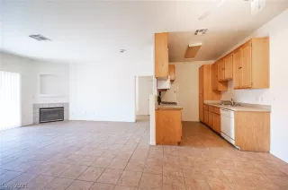 Photo #5: 2301816 Listing 