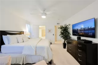 Photo #2: 2301826 Listing 