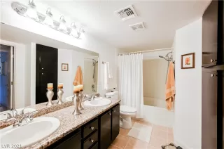 Photo #4: 2301826 Listing 