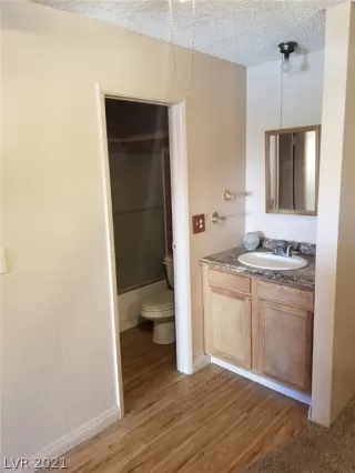 Photo #3: 2301829 Listing