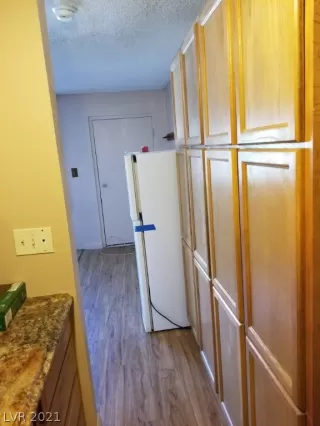 Photo #6: 2301829 Listing