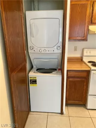 Photo #4: 2301834 Listing