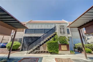 Photo #1: 2301840 Listing