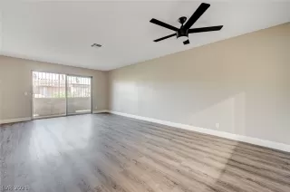 Photo #3: 2301840 Listing