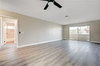 Photo #4: 2301840 Listing