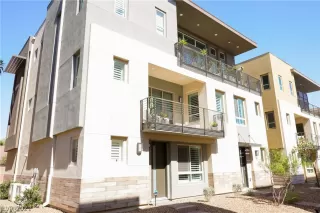 Photo #1: 2301889 Listing 