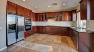 Photo #4: 2301946 Listing 