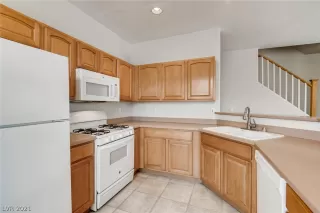 Photo #3: 2301984 Listing