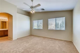 Photo #5: 2301984 Listing