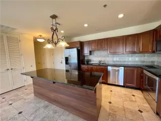 Photo #4: 2301994 Listing