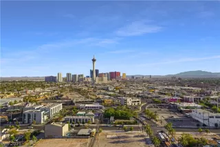 Photo #4: 2302006 Listing 