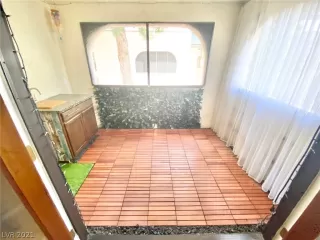 Photo #5: 2302008 Listing 