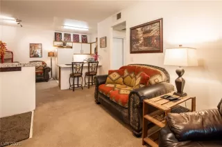 Photo #5: 2302019 Listing