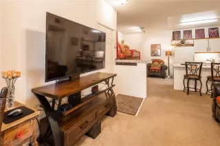 Photo #6: 2302019 Listing