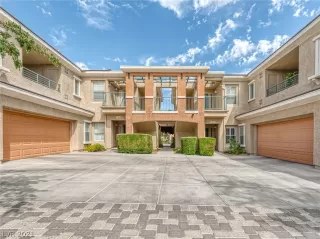 Photo #3: 2302023 Listing