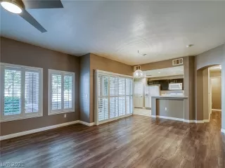 Photo #6: 2302023 Listing