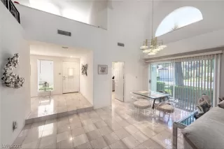 Photo #5: 2302024 Listing