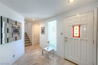 Photo #6: 2302024 Listing