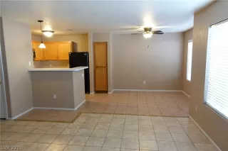 Photo #5: 2302029 Listing 