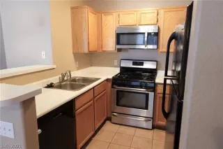 Photo #6: 2302029 Listing 