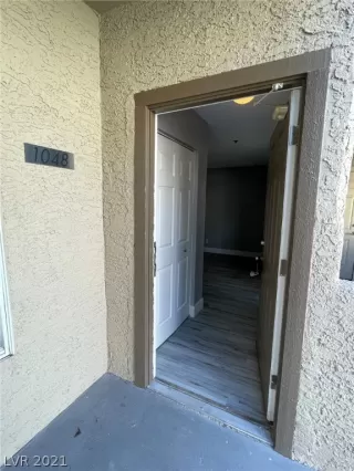 Photo #2: 2302056 Listing 