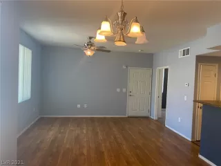 Photo #5: 2302082 Listing