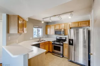 Photo #3: 2302087 Listing 