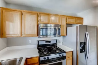 Photo #4: 2302087 Listing 