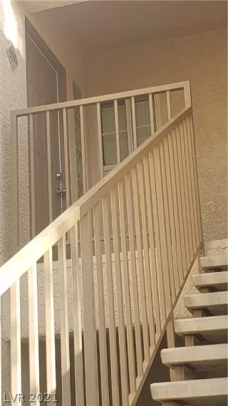 Photo #1: 2302104 Listing