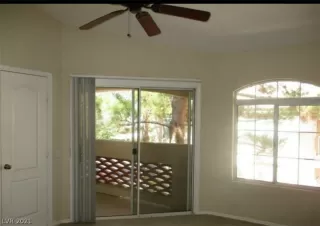 Photo #3: 2302104 Listing