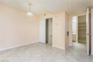 Photo #4: 2302107 Listing 