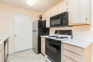 Photo #6: 2302107 Listing 