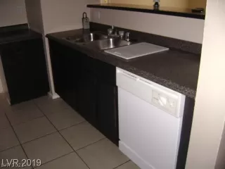 Photo #5: 2302112 Listing 