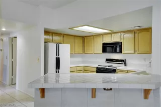 Photo #6: 2302134 Listing 