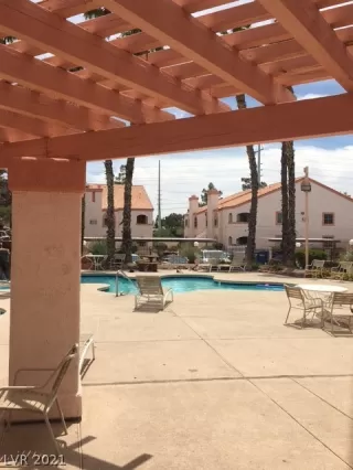 Photo #5: 2302142 Listing