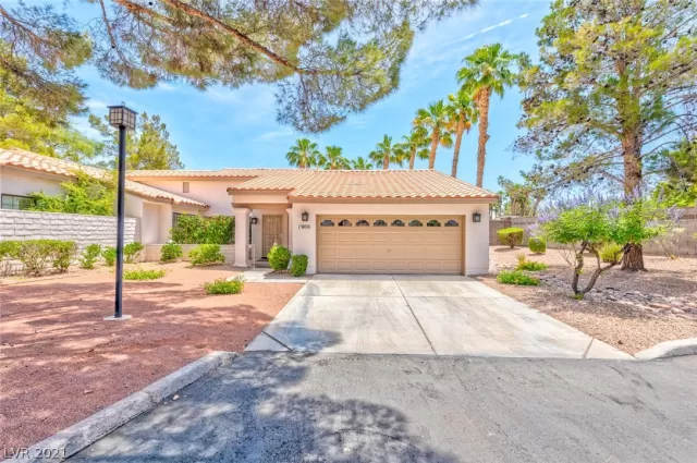 MLS: 2302163 Condo For Sale