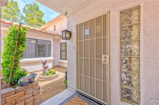 Photo #1: 2302163 Listing