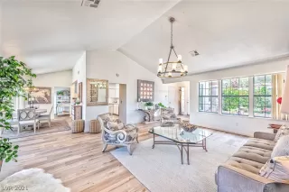 Photo #6: 2302163 Listing