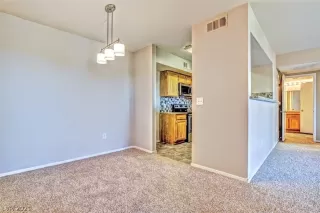 Photo #5: 2302192 Listing 