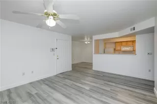 Photo #4: 2302212 Listing 