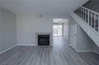 Photo #3: 2302285 Listing 