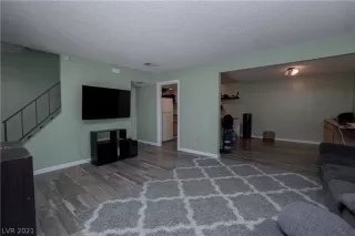 Photo #4: 2302297 Listing 